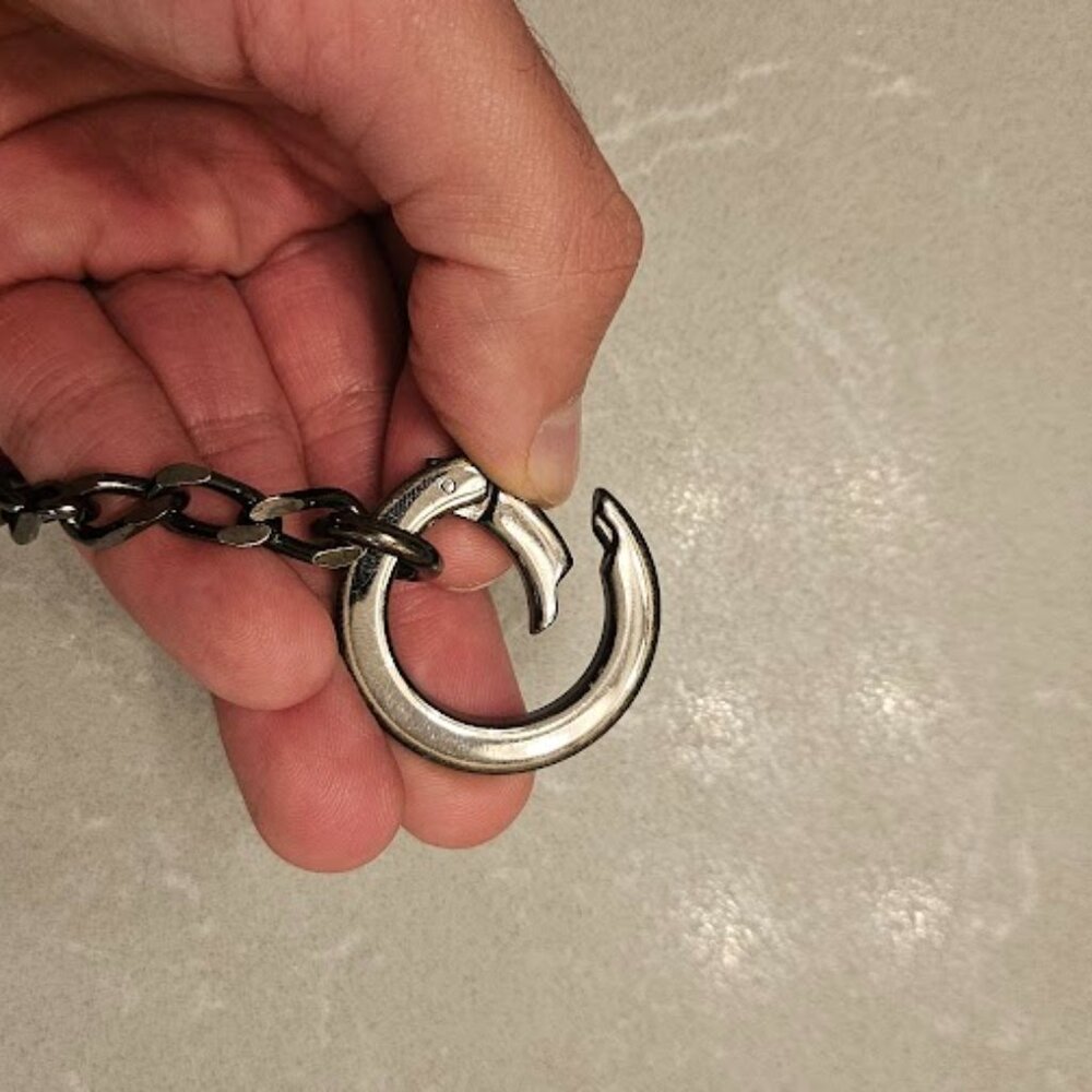 BURBERRY Key/Card Holder. UNISEX. Chain With Clip - Picture 4 of 10